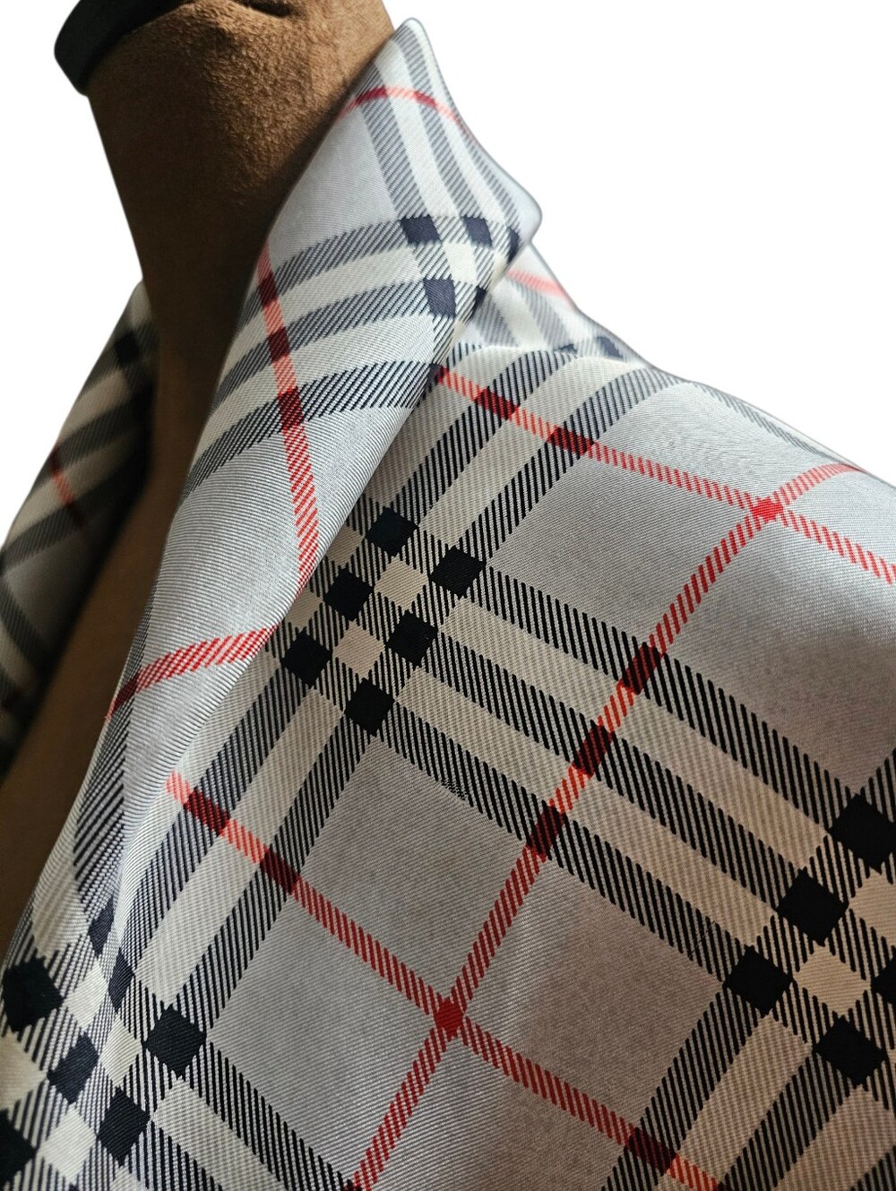 BURBERRY SCARF - Picture 16 of 16
